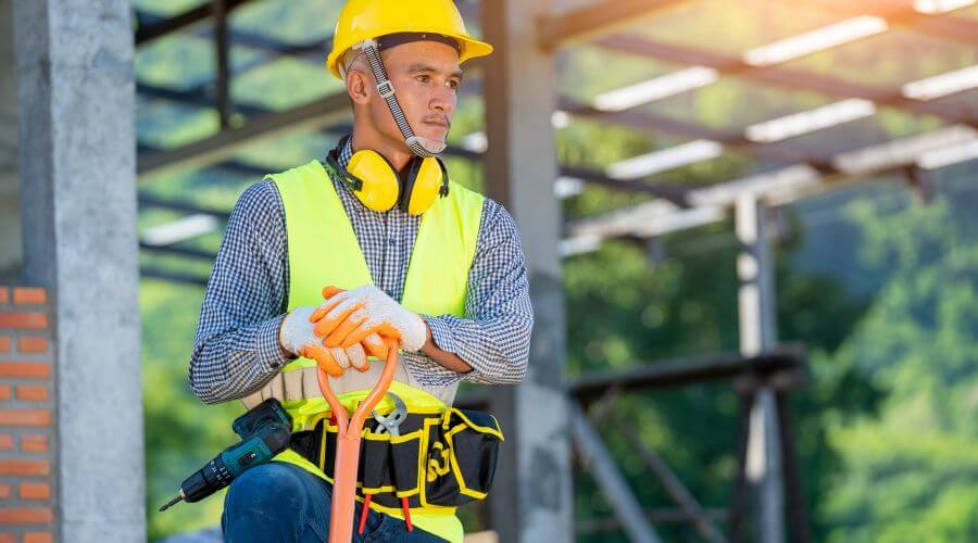Professional gutter cleaning in Ensenada, PR